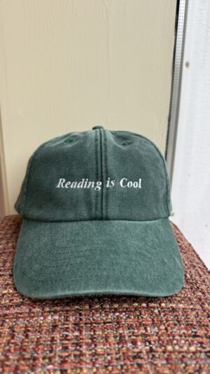 Reading is cool grønn caps